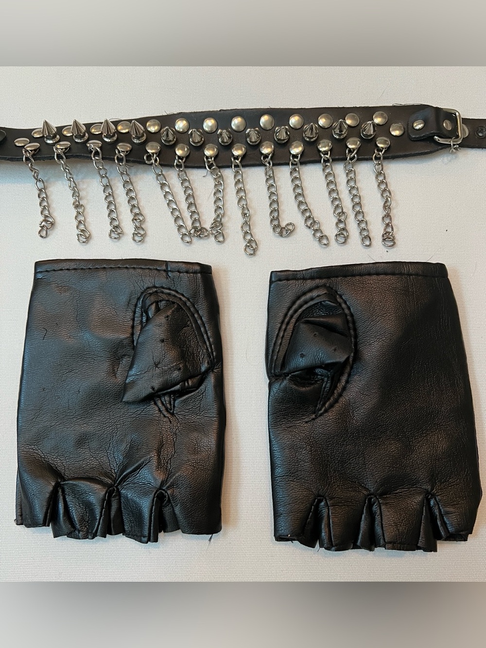 Black Studded Wristbands Fingerless Moto Gloves and Chained Spiked Dog Collar - Picture 7 of 14